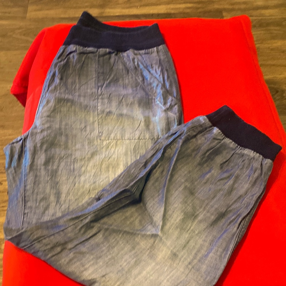 Chico’s Jean look Jogger’s Styled Pants